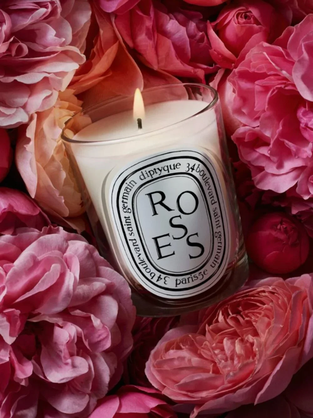 Diptyque Roses Classic Candle - Picture 2 of 6